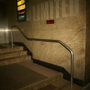 Hunter street Wall Rail